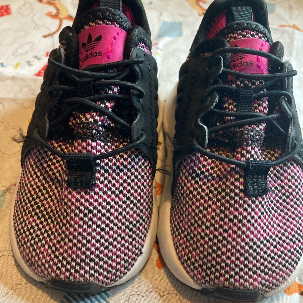 SUPER CUTE TODDLER ADIDAS SHOES 💖